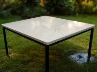découvrez les inconvénients méconnus des tables en céramique pour jardin et apprenez tout ce qu'il faut savoir avant d'en acheter une.